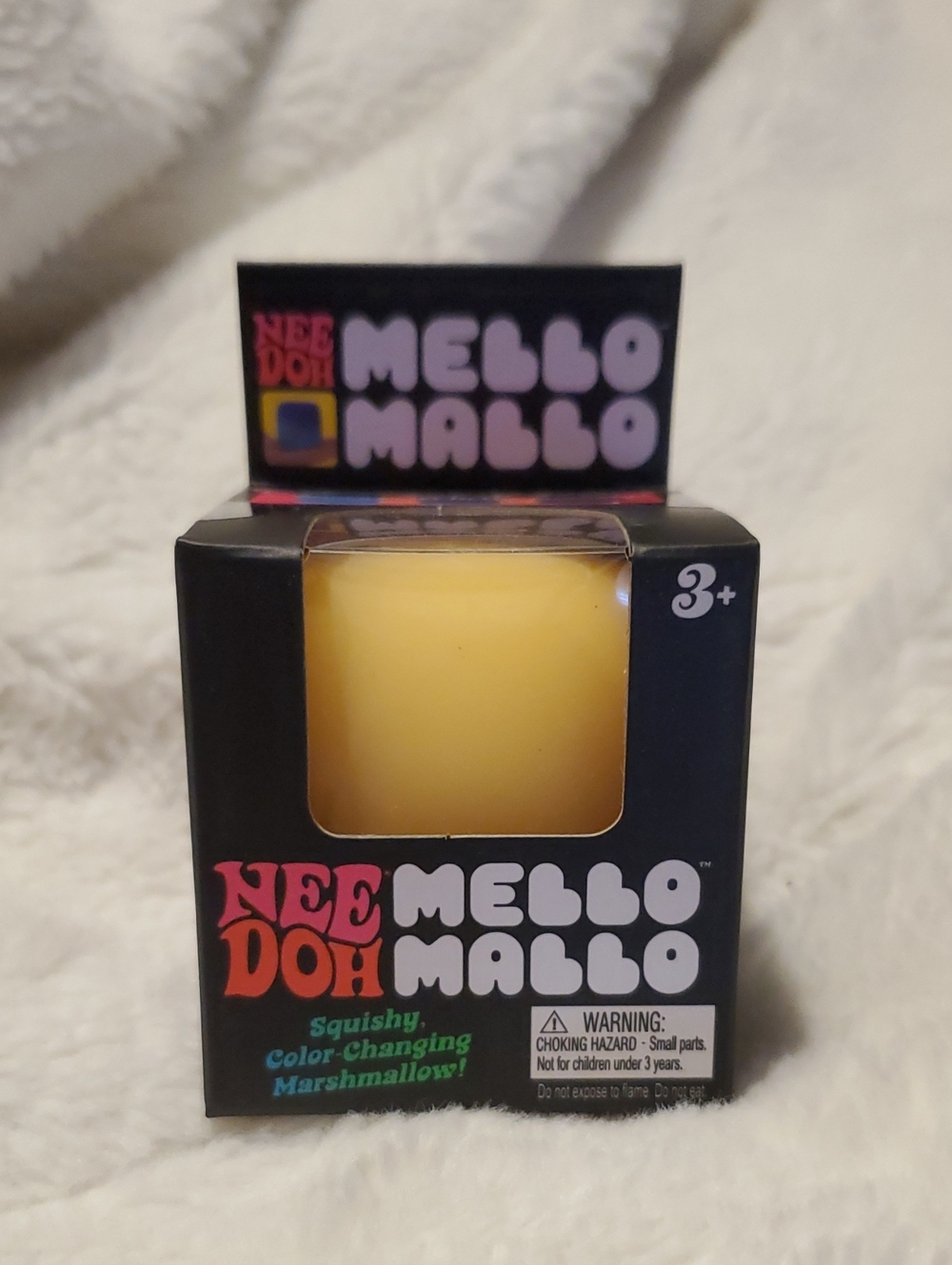 Mello Mallo Color-Changing Yellow Marshmallow Squishy Toy